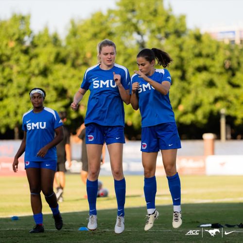 Prête pour les matchs de conférence ACC